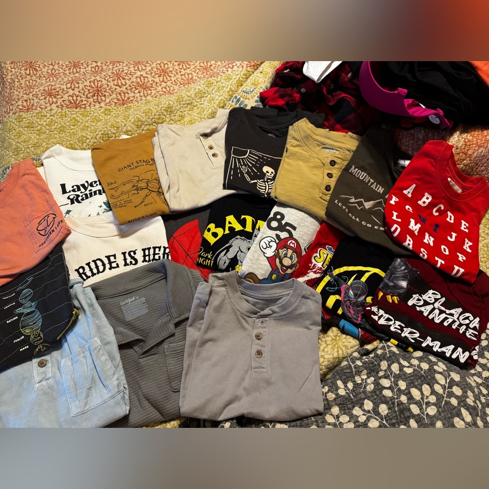 20 4/5 Multiple brands Kids Short Sleeve Tees - Gap, Dillards, target, walmart.